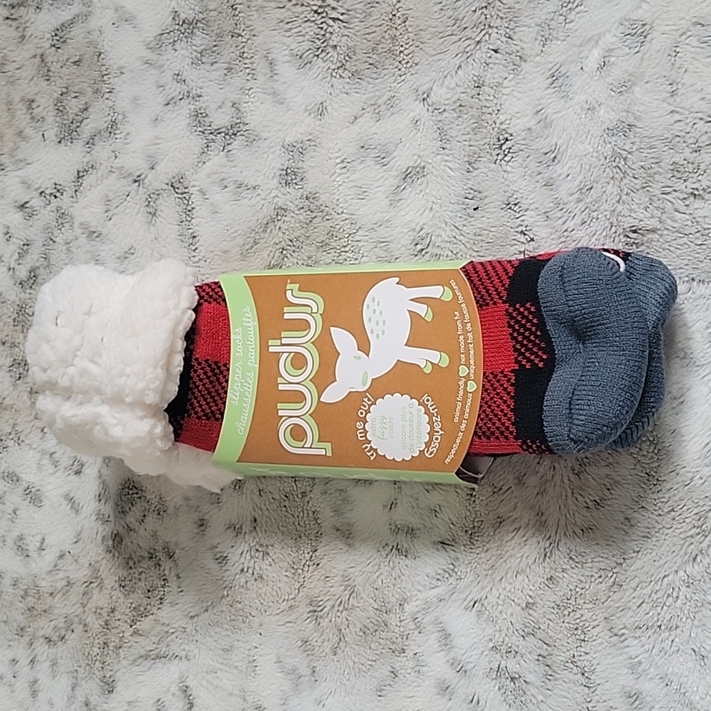 NWT Pudus Slipper Socks
